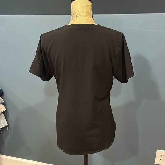 EUC Carhartt scrub top size small women’s - Picture 6 of 8